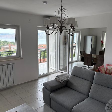 Apartments Lili Сен Екстериор снимка
