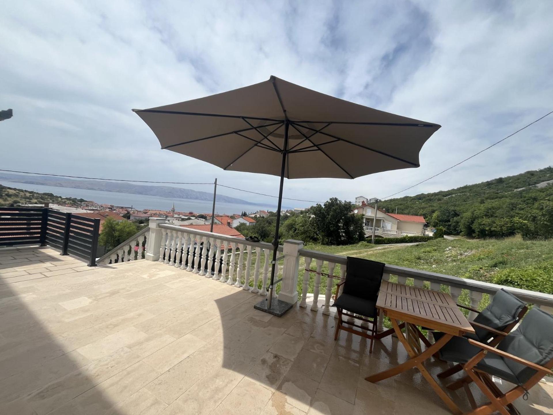 Apartments Lili Сен Екстериор снимка