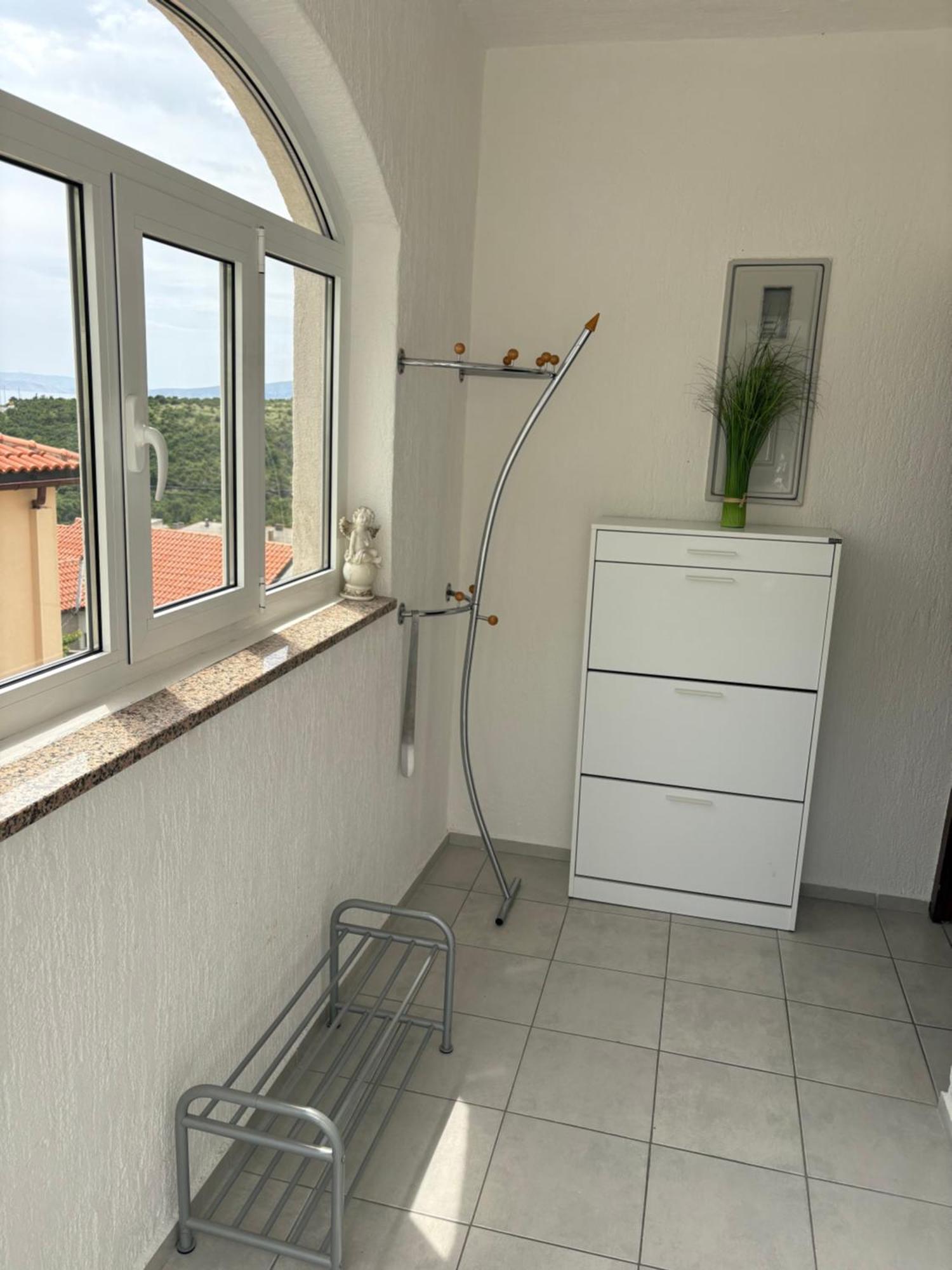 Apartments Lili Сен Екстериор снимка