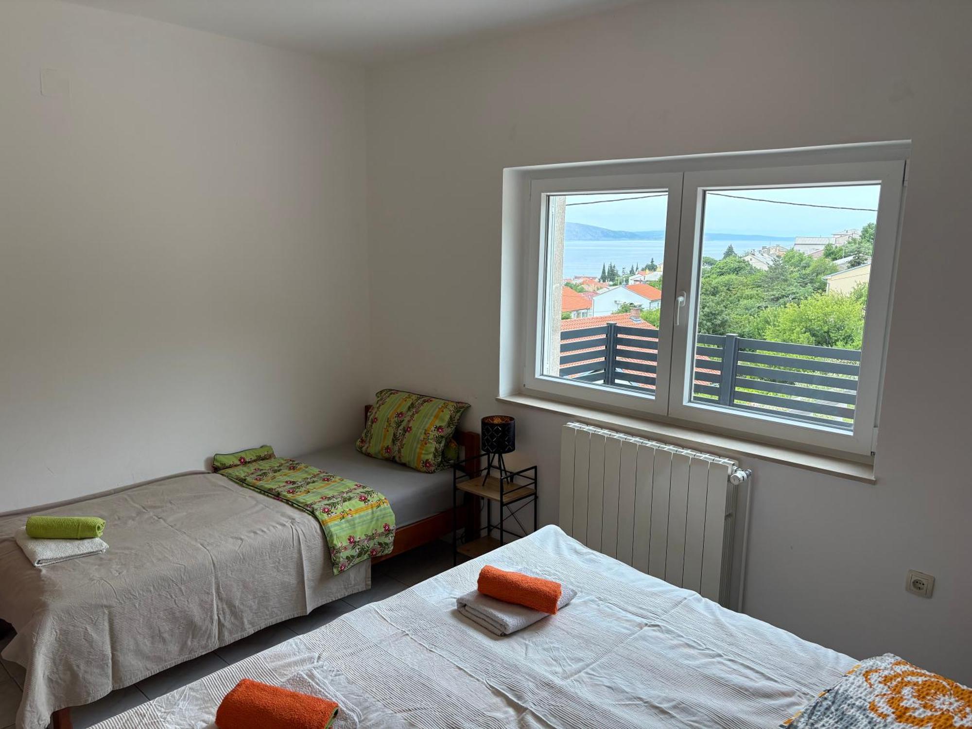 Apartments Lili Сен Екстериор снимка