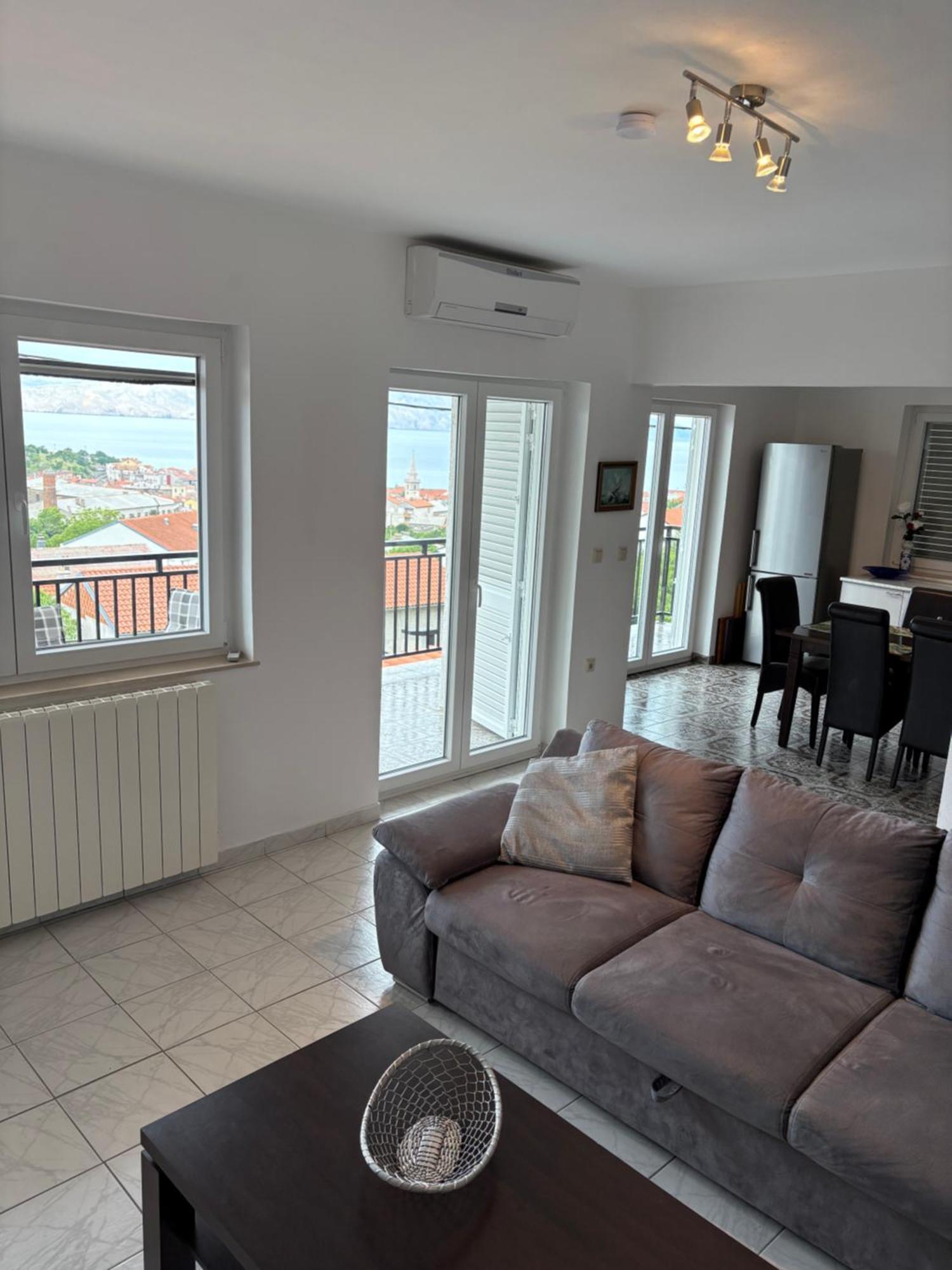 Apartments Lili Сен Екстериор снимка