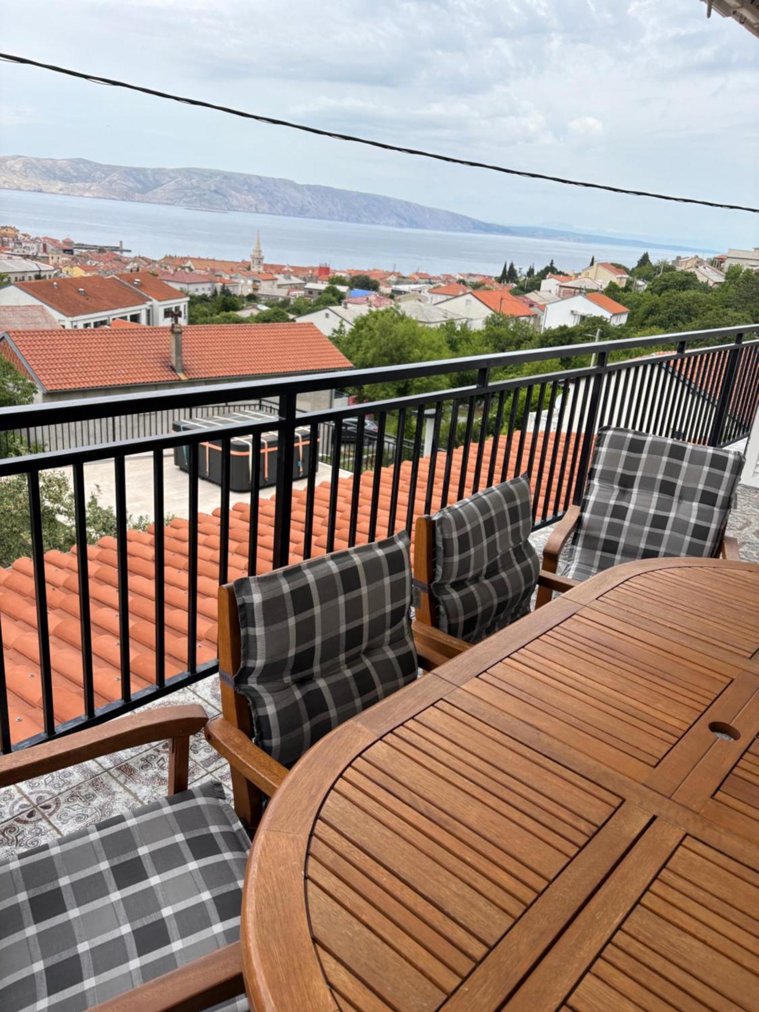 Apartments Lili Сен Екстериор снимка