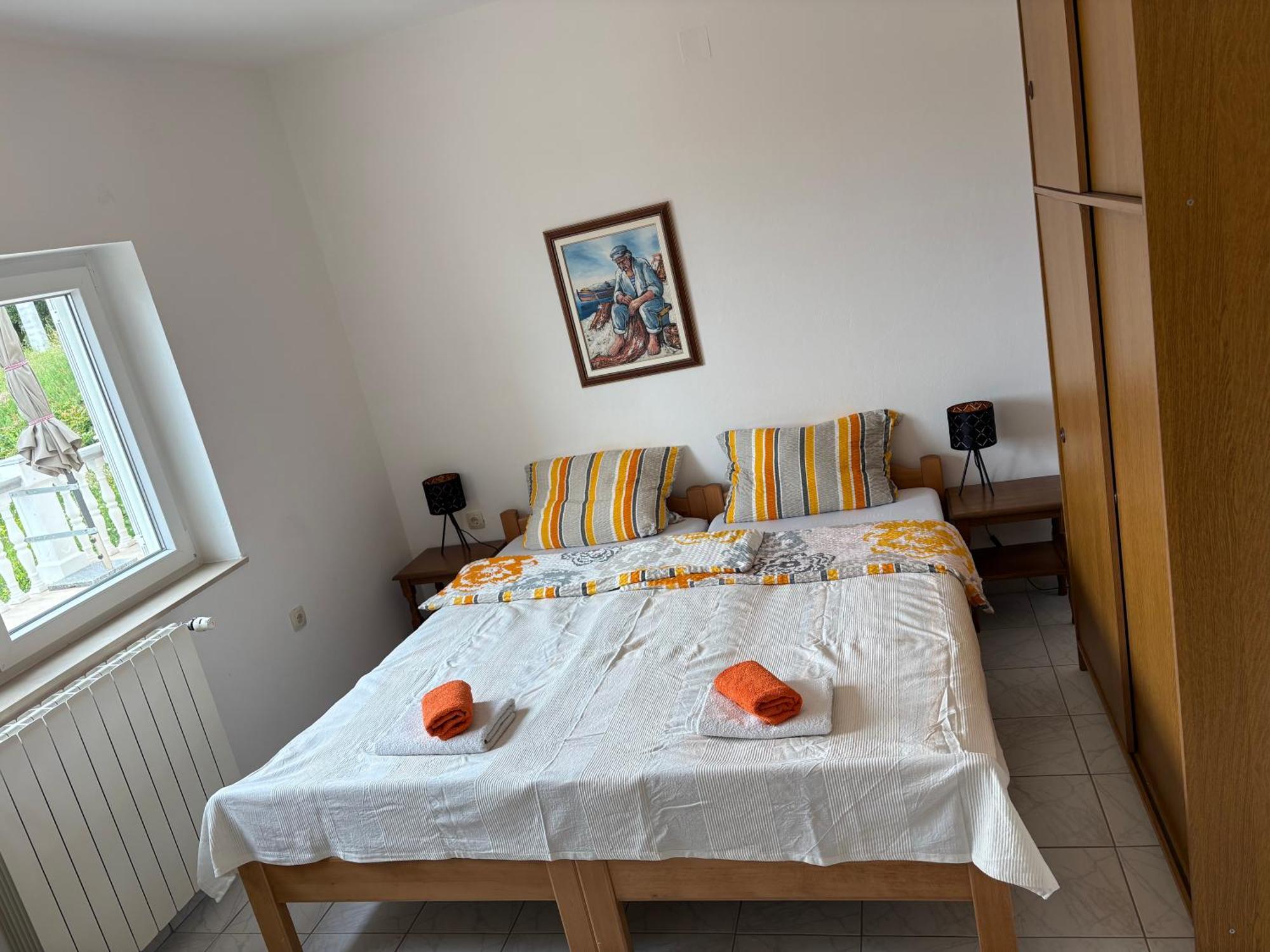 Apartments Lili Сен Екстериор снимка