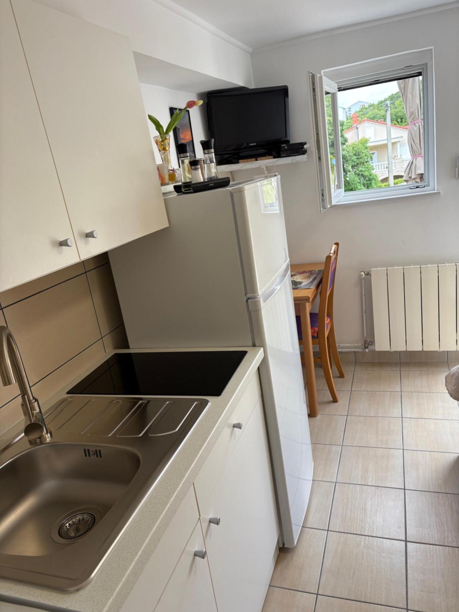 Apartments Lili Сен Екстериор снимка
